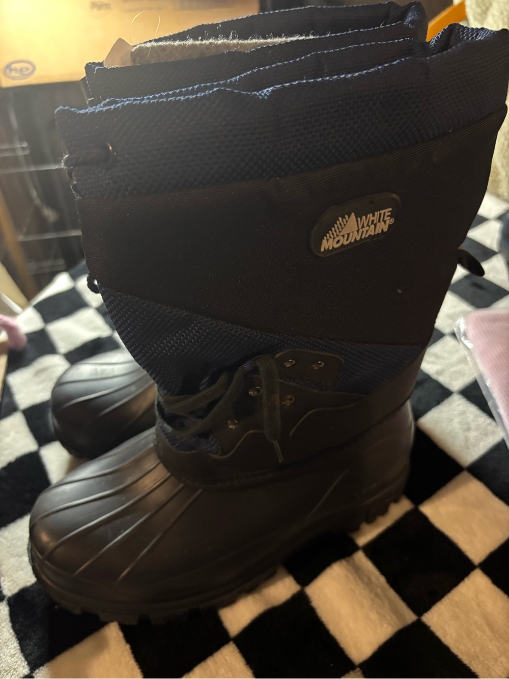 White Mountain child size 4 Black & Navy Winter Boots